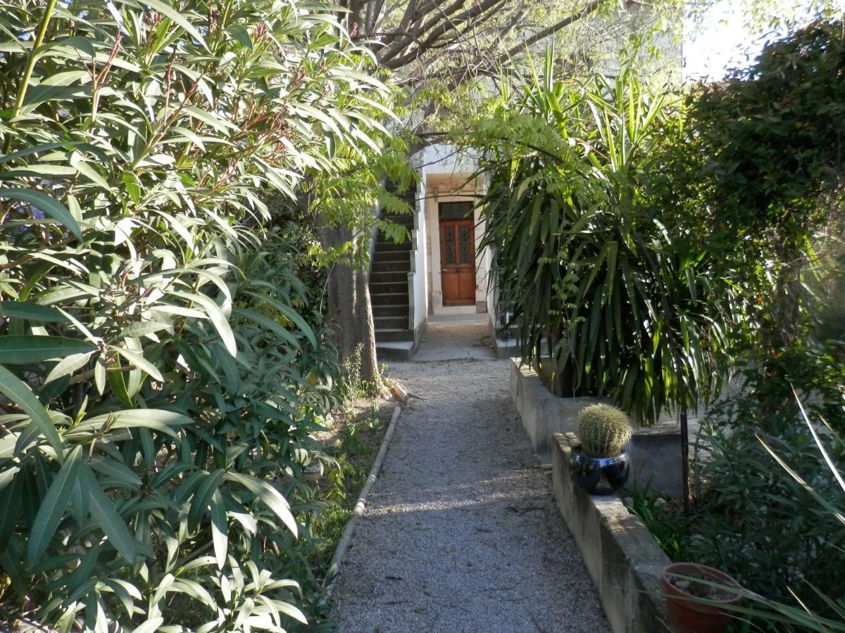 Appartement Villa Marie Fanny อาร์ลส์ ภายนอก รูปภาพ